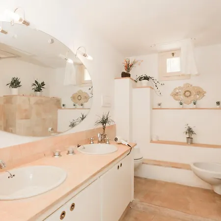 Ac - Free Parking - Tennis - 4 Bedrooms - 4 Bathrooms *