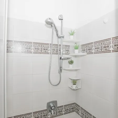Ac - Free Parking - Tennis - 4 Bedrooms - 4 Bathrooms Apartment
