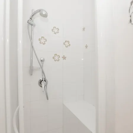 Ac - Free Parking - Tennis - 4 Bedrooms - 4 Bathrooms Apartment *